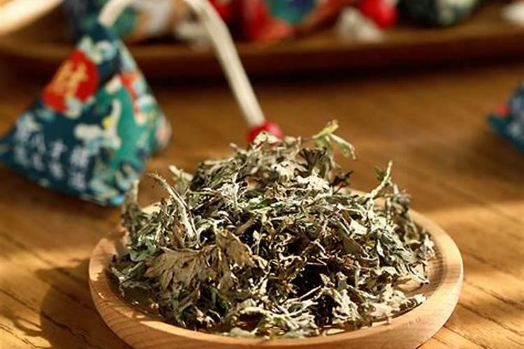 端午节艾叶怎么挂在门上最好