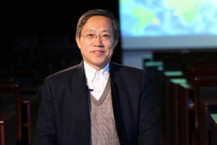 属鸡人2025全年运势 属鸡人2025年每月运势