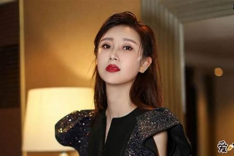 我女儿命中缺水,取个什么名字好呢