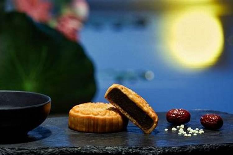 中秋晚上吃月饼寓意什么 中秋节吃月饼的寓意解说