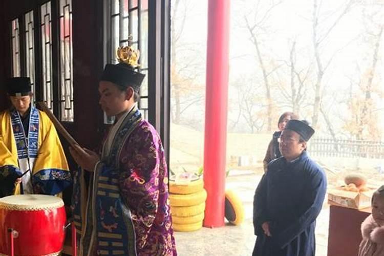 2019年2月18号出生的男孩五行缺金要怎么起名,宜用什么字
