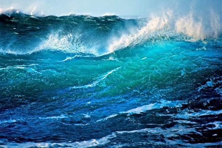 梦到波涛汹涌的大海是什么预兆？