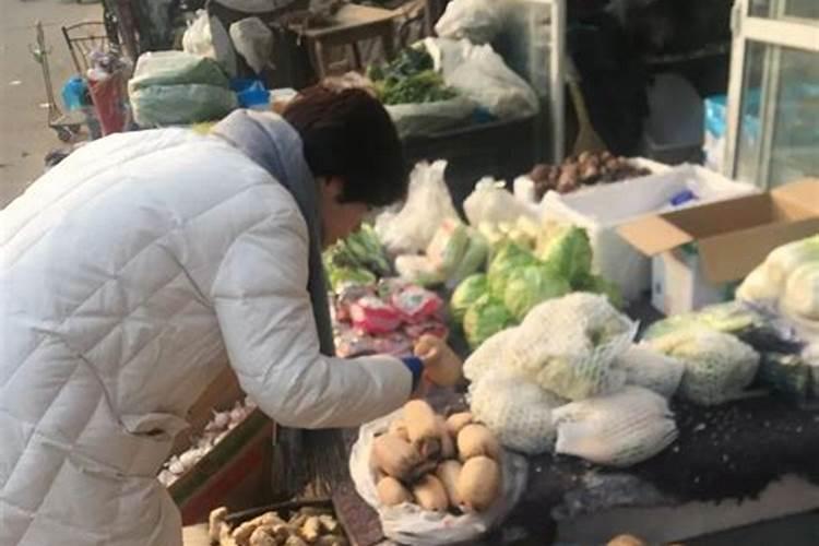 距离除夕还有1个月,老字号新品牌都盯上了你的年夜饭桌
