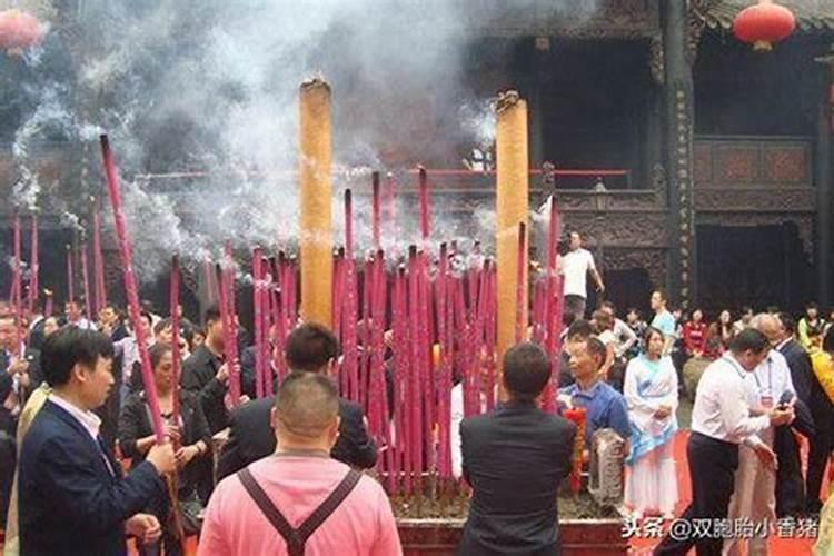 梦见老公跟别的女人在一起什么意思