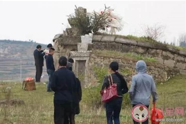 2022年十月初一寒衣节鬼节可以添坟吗十月初一上坟有什么讲究