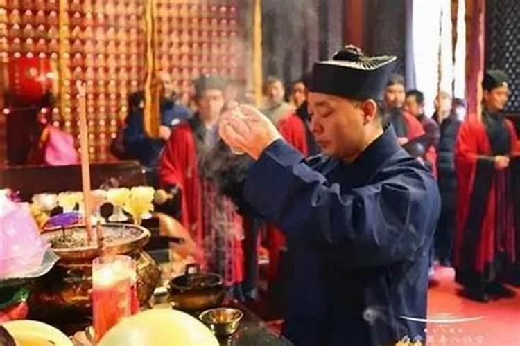 梦见抓鱼是什么预兆 女性