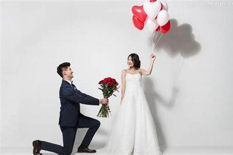 单身女性梦见被求婚了