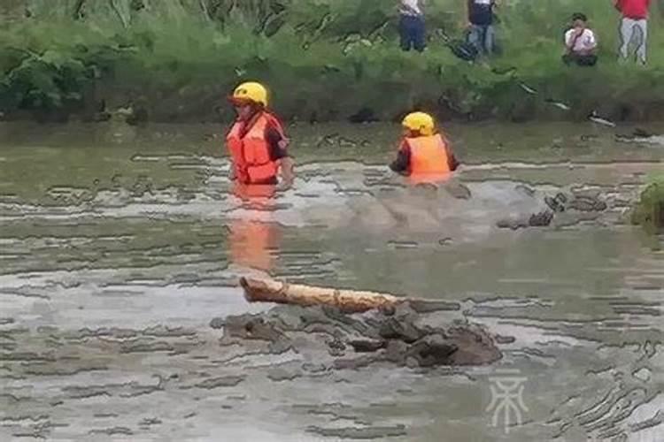 梦见大水里救小孩