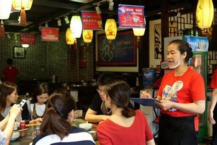 我跟他(前夫)已经离婚了,可昨晚上却梦见跟他一起出去开服装店,这又意味...