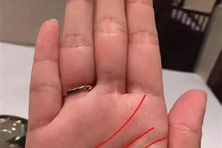 女生右手川字掌是什么意思 旺夫吗？