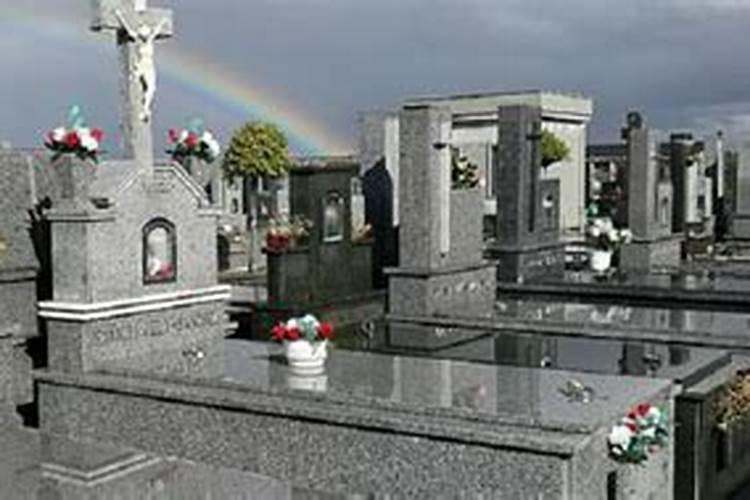 梦到已经死去的人又办葬礼