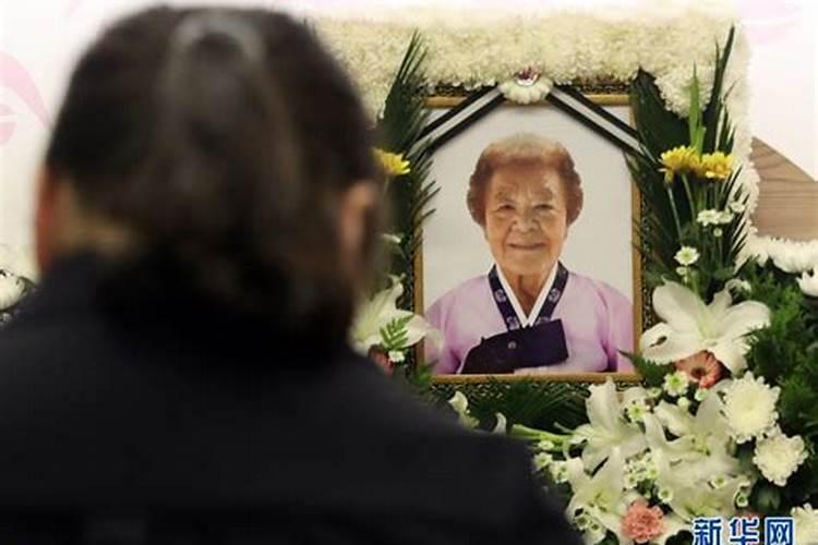 梦见我爸爸妈妈死了的预兆