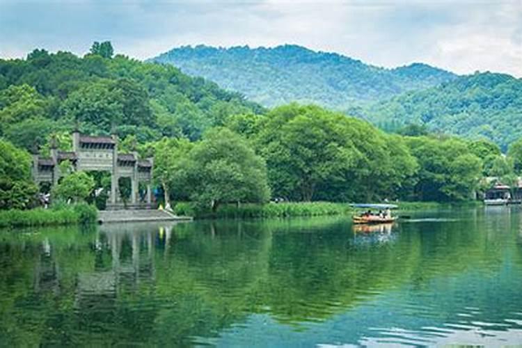 2025腊月十三是黄道吉日吗