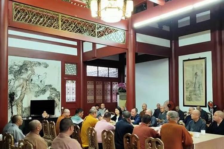 江西一地禁止商家门头写经营内容,城管是否涉嫌权力越界？