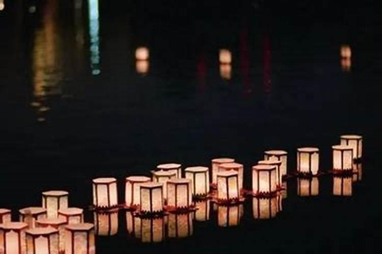 中元节上坟能带月饼吗,中秋节上坟烧纸贡月饼能吗