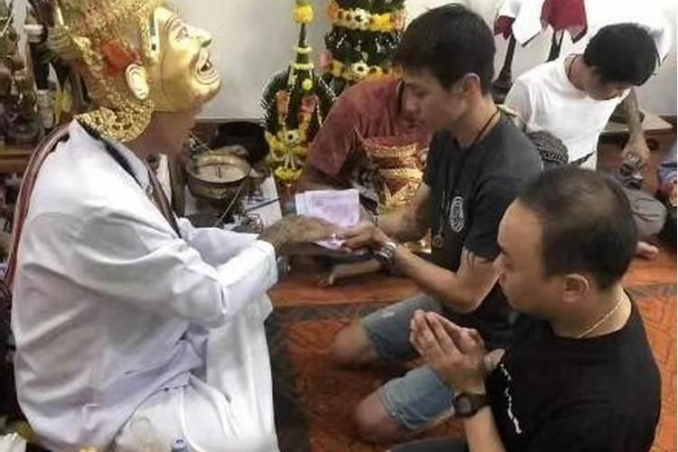 属蛇的本命年结婚可以吗