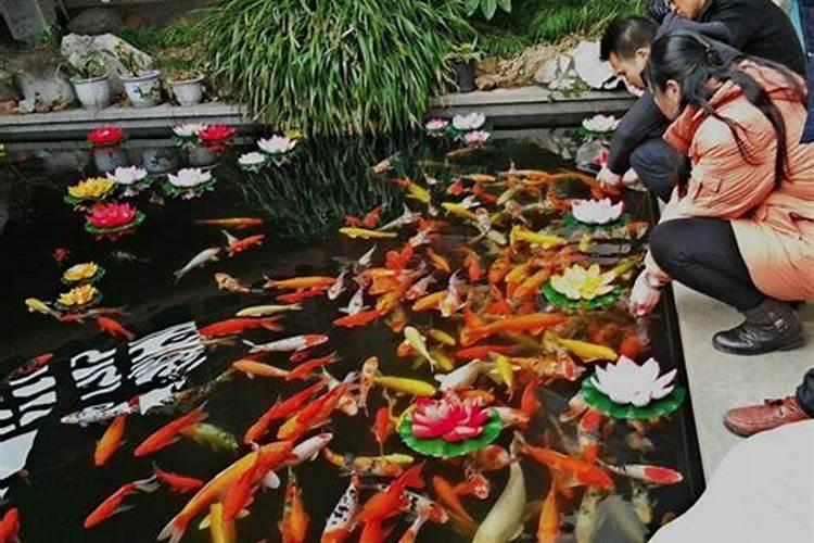 清明节添坟是前一天还是当天