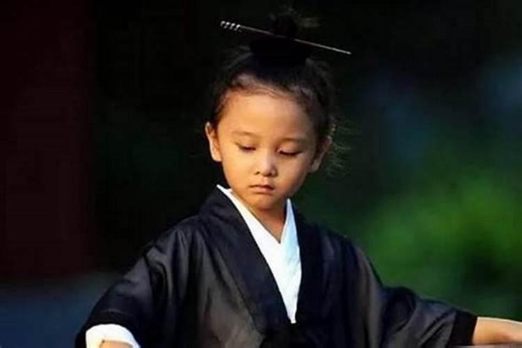 夫妻相克二人八字都硬方好这句话如何理解