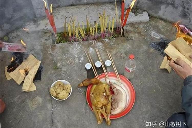 梦见成群成群的鸟在天上飞的预兆