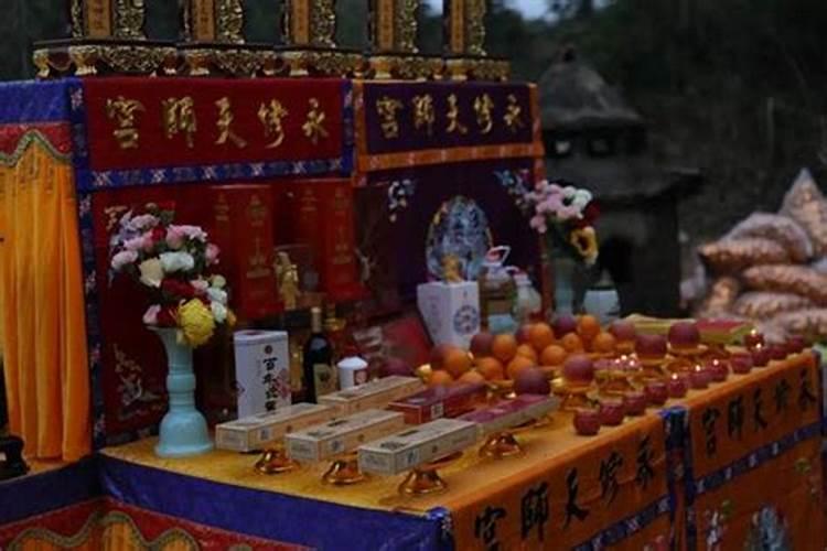 明天就腊月二十三小年了用给关音菩萨上共吗？