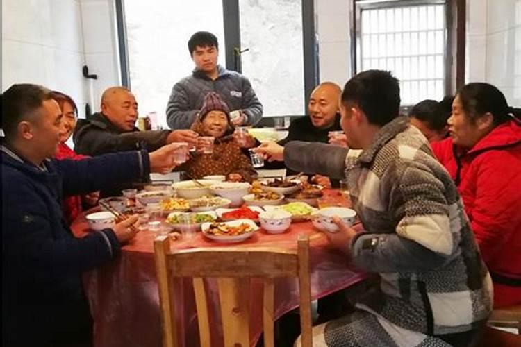 春节来历、习俗、元宵节的来历、拜年的礼仪。