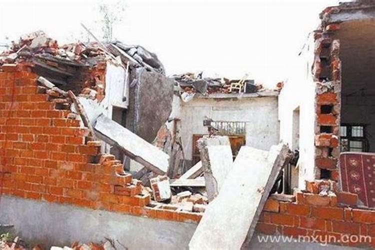 梦见房子倒塌压死人的预兆