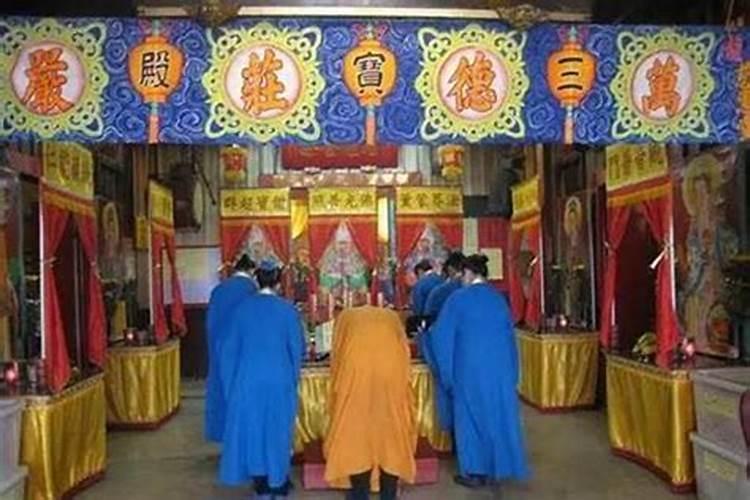 梦见外婆去世躺在棺材里后复活