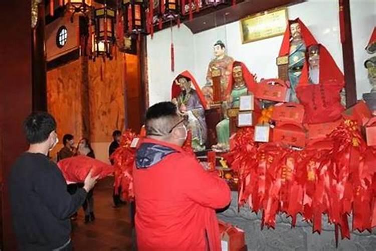 上海城隍庙内的经典对联