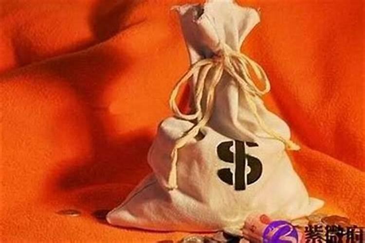 紫微实例:贪狼入命有横财？