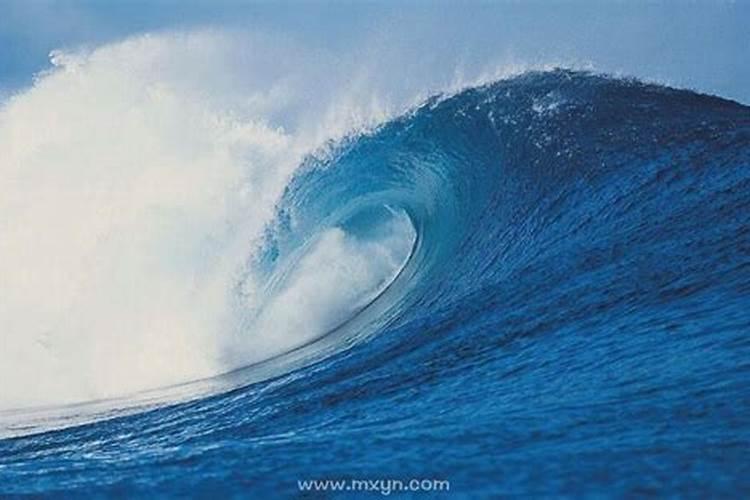 梦见海啸巨大的海浪是什么征兆？