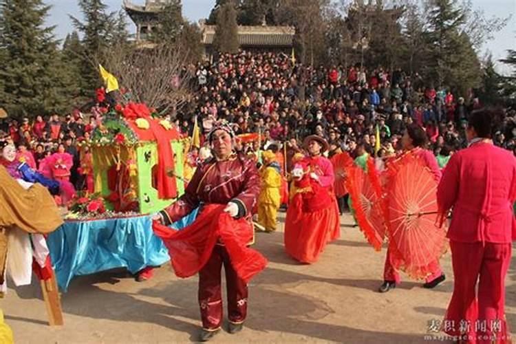 今年身体不好,事业不顺,感情破裂,做什么事非常不顺,什么原因？