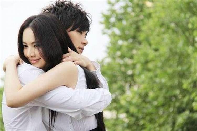 梦见与美女拥抱接吻
