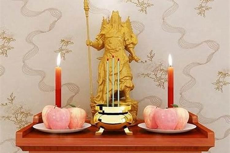 《九日 》(唐) 王勃 拼音？
