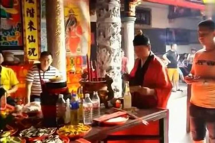 唱夜歌的仪式活动 烧灵屋的习俗是什么