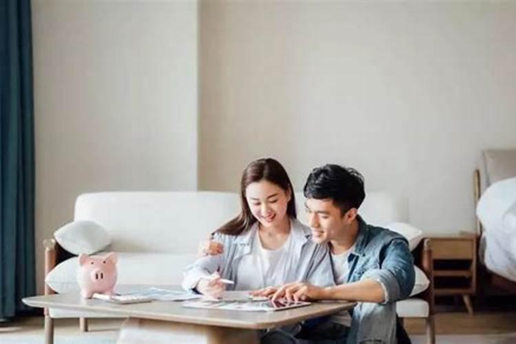 前央视主持房月婷,离婚后走上非诚勿扰,为何优秀的人也会婚姻不顺？