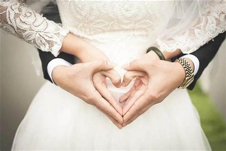 梦见自己和别人结婚是什么意思