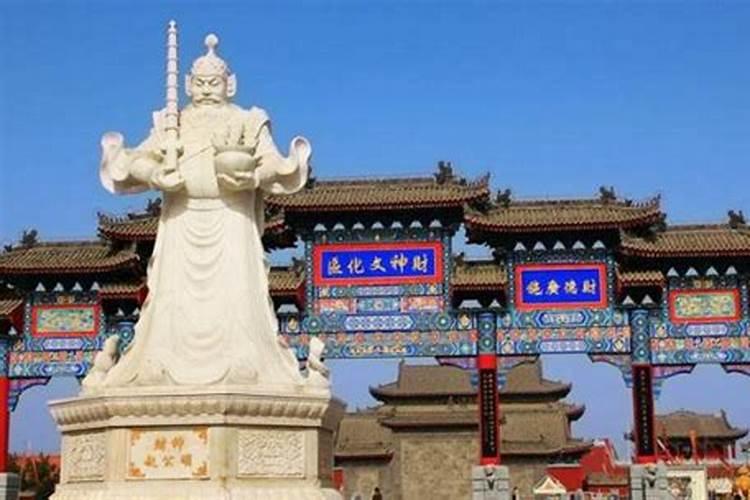 属蛇人行大运是哪一年？不同年龄生肖蛇2024甲辰龙年运程分析