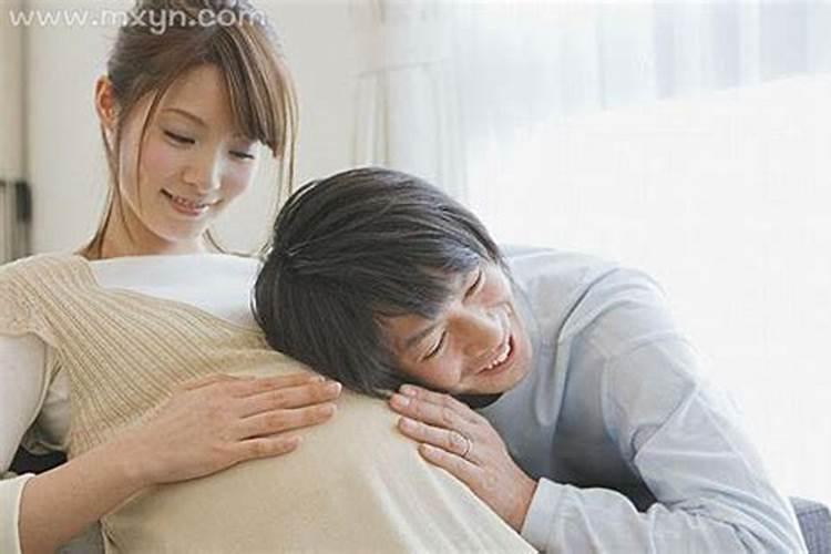梦见身边孕妇生个男孩