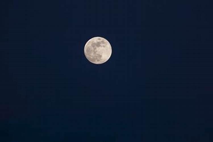 女孩出生在四绝日立春前一日是绝日？
