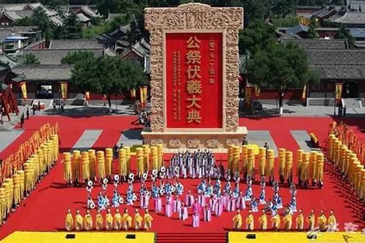 听说老人去世不足一年,7月15不能去墓地烧纸,是所谓的不能烧“节令纸...