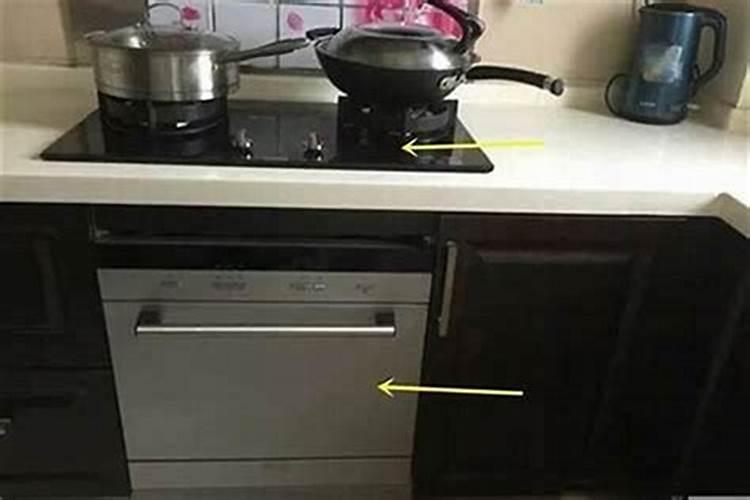梦见龙而且下雨是什么意思