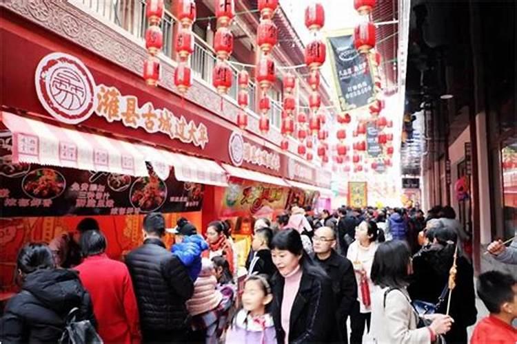 两个人合租房子一月260其中一个人住半月要付多少钱