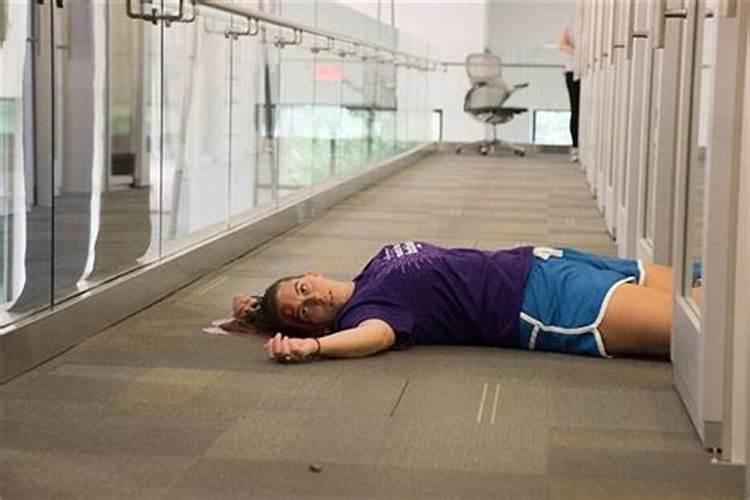 梦到同事死了 梦到同事死了预兆什么？