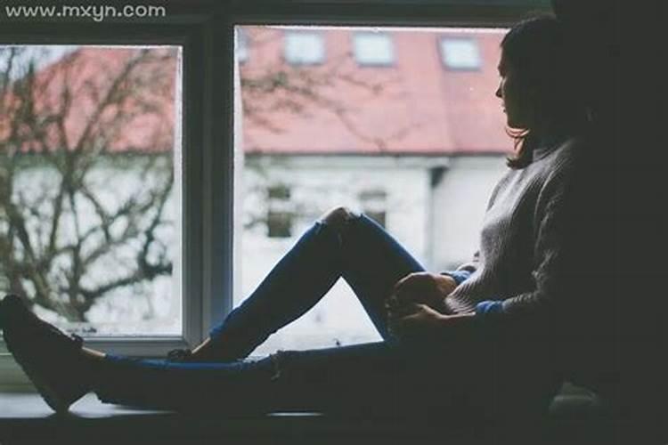 梦见陌生女人闯入我家