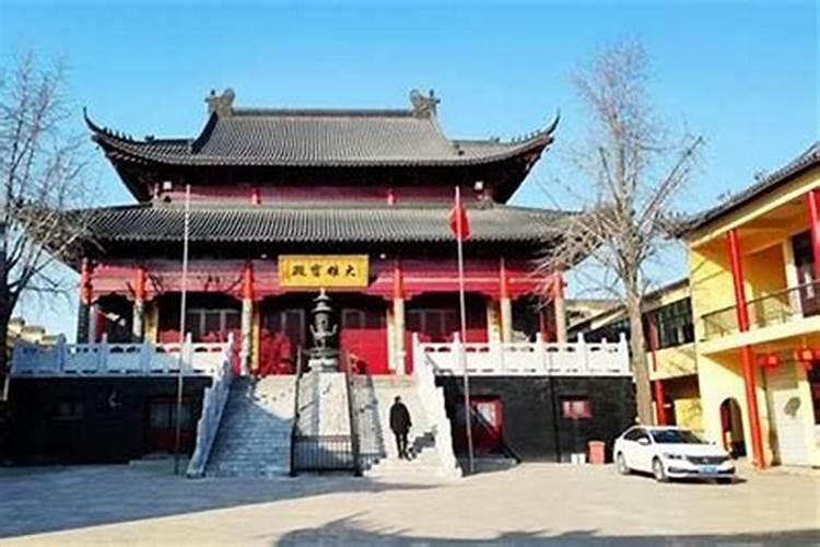 1994年农历3月15凌晨5.20出生的男孩的五行是什么？