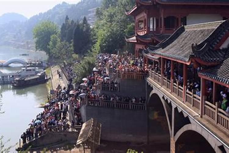 梦到亲弟死了自己很伤心是什么意思