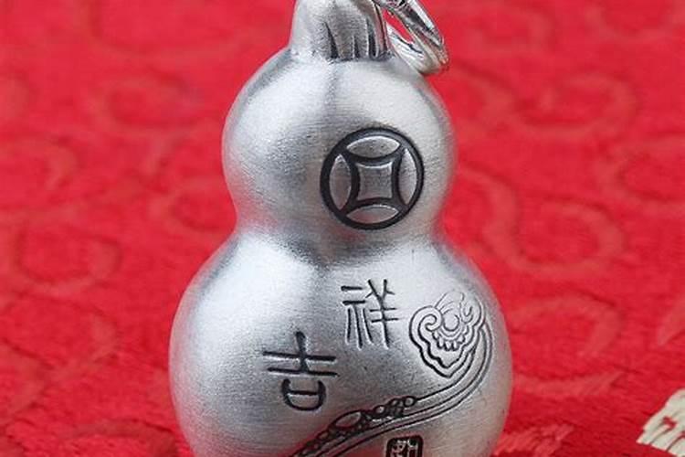梦见自己妹妹摔下崖的预兆