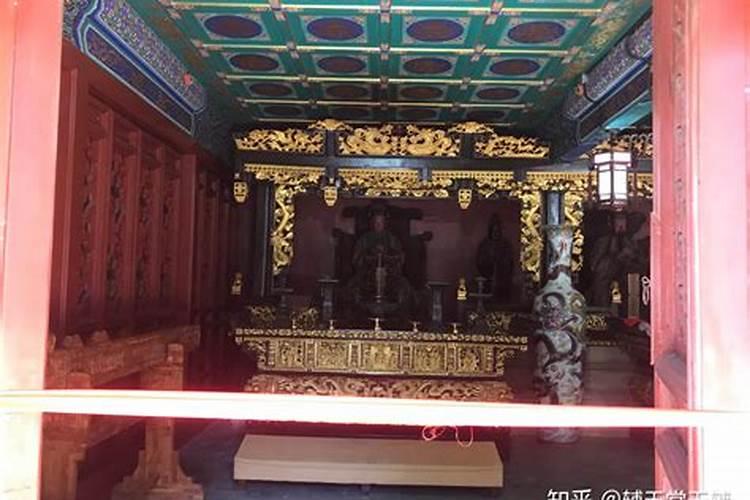 给观音菩萨、财神敬香一般都是什么时候？
