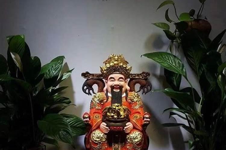 犯太岁要穿红色内衣内裤吗