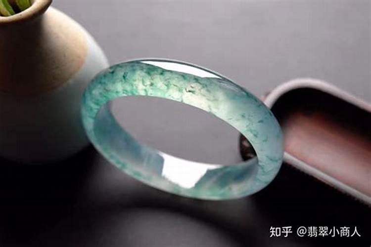 新戴玉会倒霉多久初戴玉会不顺是真的吗